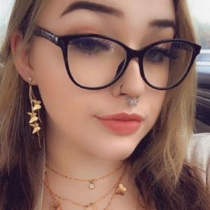 Meet your Posher, Maddy